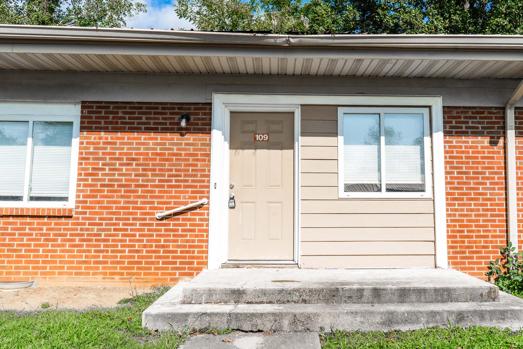 109 Louella Dr